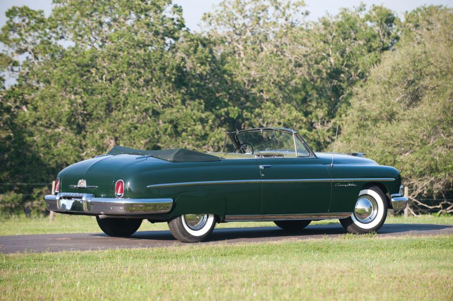  Lincoln Cosmopolitan Convertible 1951 года  (фото 18 из 39)